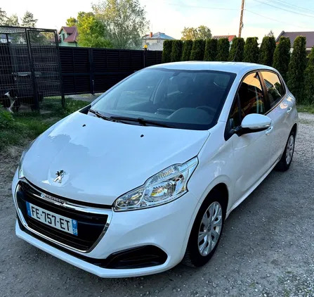 samochody osobowe Peugeot 208 cena 23900 przebieg: 94000, rok produkcji 2019 z Sulejówek